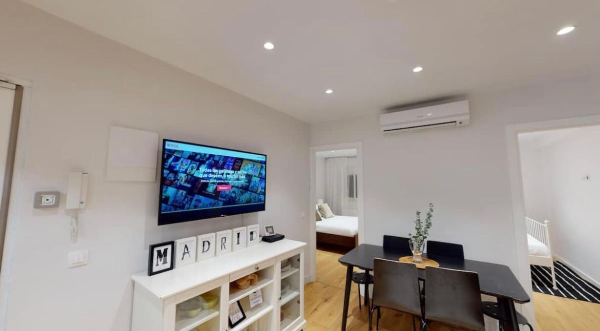Apartmán Edsam Brown Madrid Exteriér fotografie